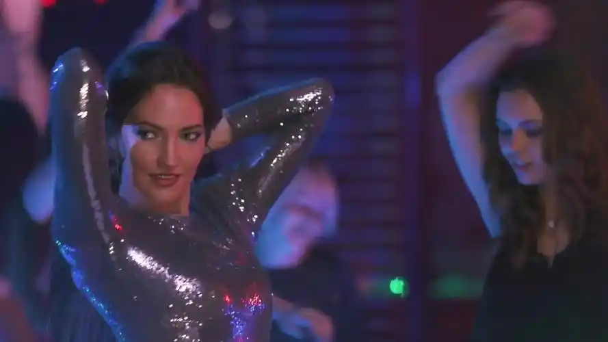 撩妹游戏《超级情圣2》新预告 性感美女在线教学