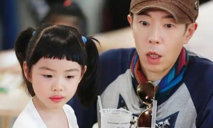 当朱茵女儿的照片曝光,简直是小版的"紫霞仙子"太仙了!