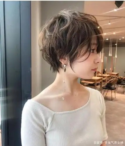 烫一烫更好看,"短发微卷"慵懒魅惑