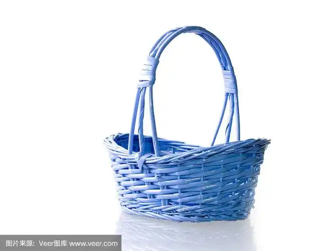 亮蓝色的柳条篮子