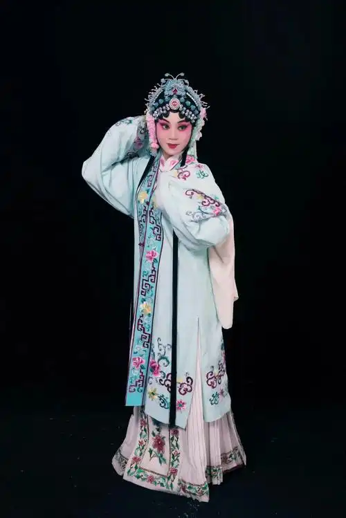 汪荃珍:艺不惊人死不休 争做新时代优秀文艺工作者