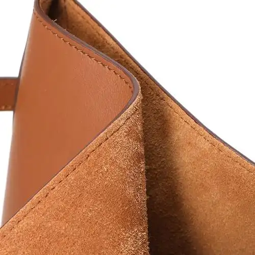 celine 赛琳 产地:意大利(批次不同,产地不同) 款式:女款 颜色:黄褐色