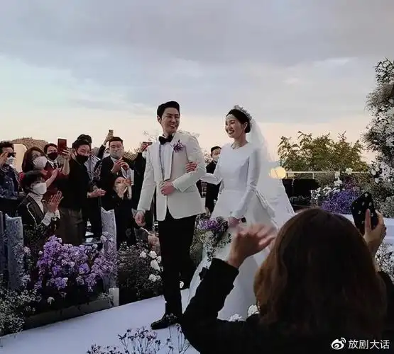 junjin结婚了妻子美貌神似王祖贤婚后在节目中大秀恩爱