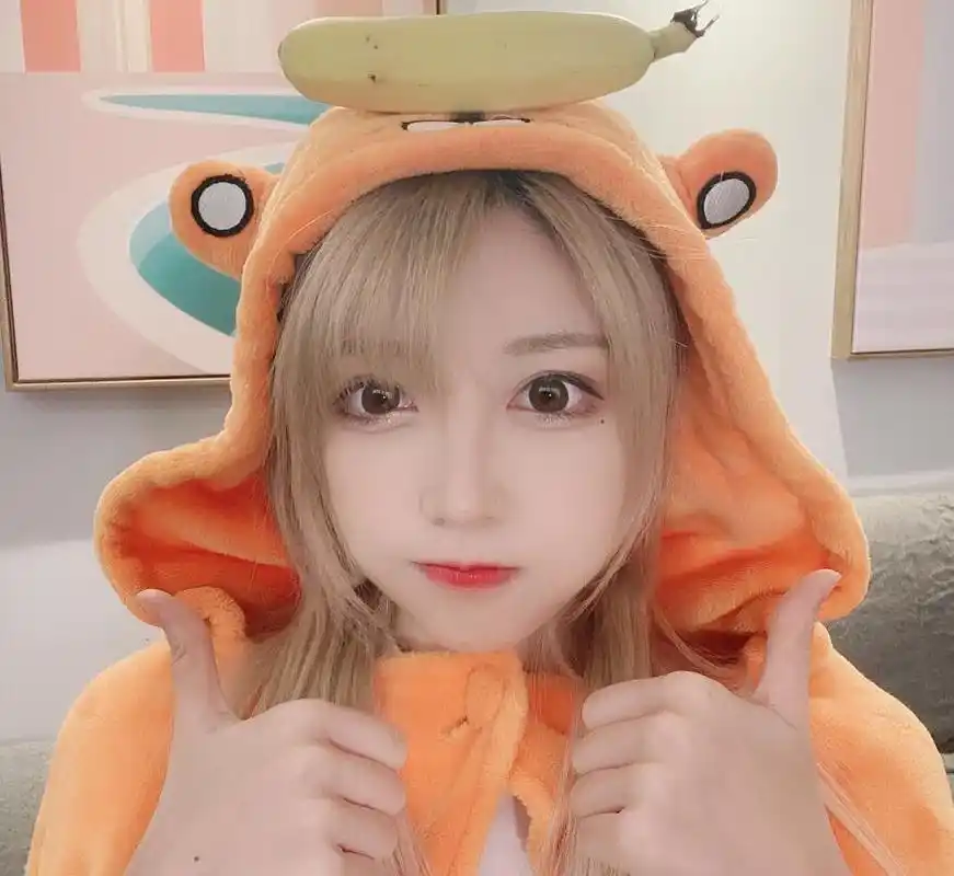 咬米又转变人设,从女网管变老板,套路这么多,难怪涨粉快