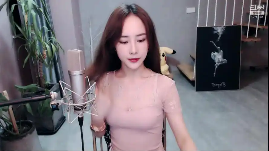 斗鱼舞蹈美女钢管舞主播王筱沫6.1直播录像