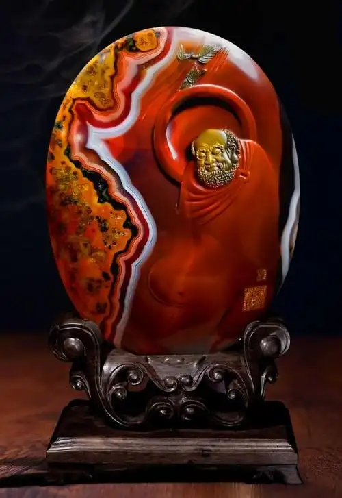 本书共收录建国以来优秀玉雕艺术家,玉雕大师代表作品图片210幅