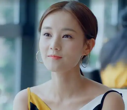 《爱我就别想太多》满屏套路:看陈建斌李一桐谈恋爱,真的好尴尬