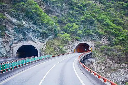 大山隧道图片_大山隧道图片大全_大山隧道图片下载