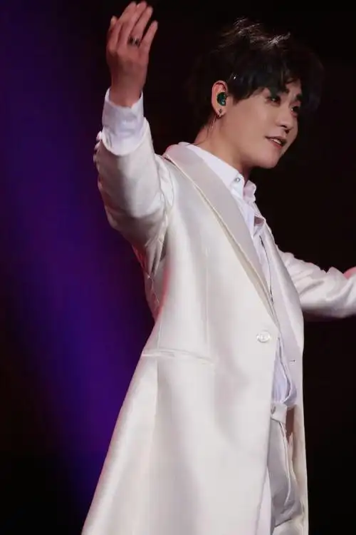 张云雷歌者启程巡回演唱会##张云雷 千万份爱给你