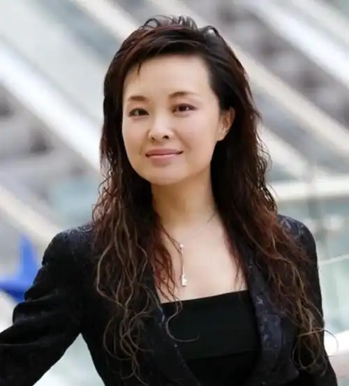 上海东方广播电视台(smg)有三位主持人名字中带有"蓉"字,分别是陈蓉