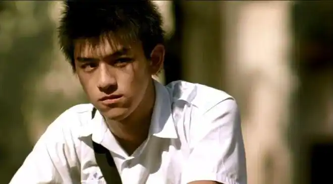 "喜当爹"的他,是土狗男孩鼻祖|蓝色大门|陈柏霖|桂纶镁|刘亦菲|童瑶