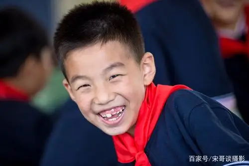 江苏太仓新区四小,欢乐童年——笑脸.(摄影:宋义勇)