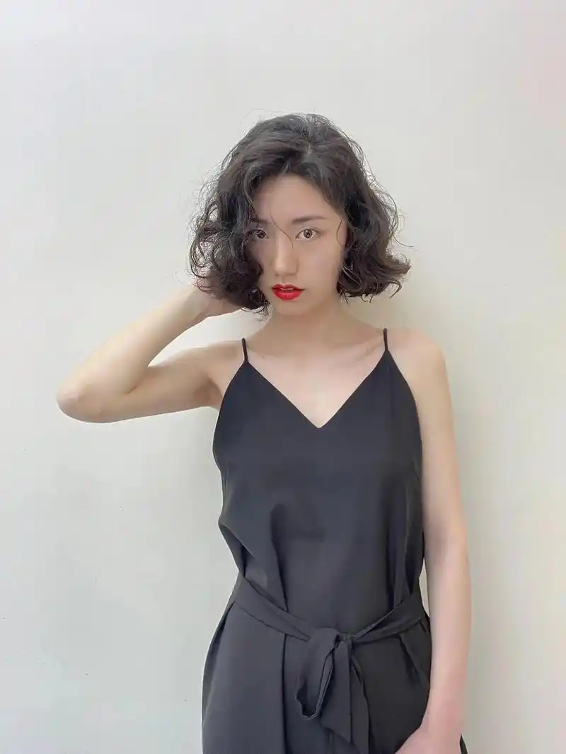 短发复古风|||氛围感港风烫发发型,比较有复古淑女的气质, - 抖音