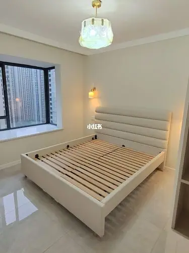 墙漆颜色:立邦杏子灰77波音飞机