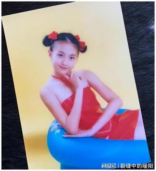 不像包贝尔小时候,包文婧家里人本着"富养女"的原则,对家里的这位独女