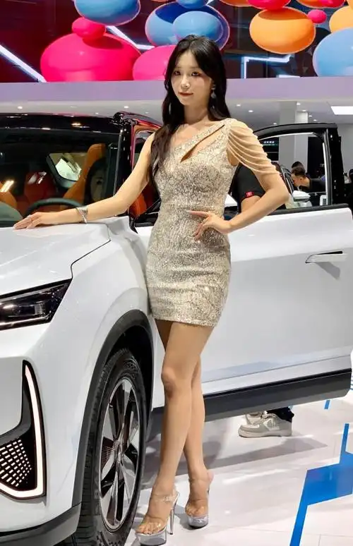 帮刘老师拍车模,网红抢了所有模特风头|2024粤港澳大湾区车展