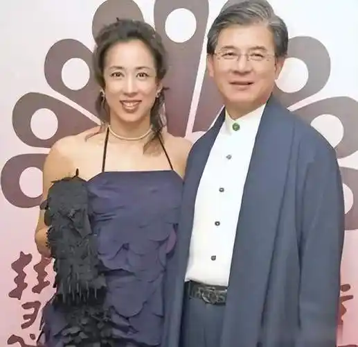 揭秘朱玲玲二婚老公家族,输官司被抓被边缘化,父辈再现9子夺嫡