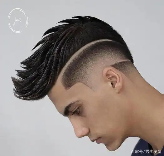8款男士"两边剃光"发型真帅气,渐变的层次感越看越时髦