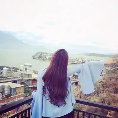 小清新的长发女生背影头像精选 那个让我倾心的少女_微信头像_我要