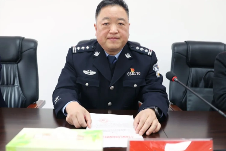 县委常委,政法委书记余季,县委常委,组织部长吕菲,县政府党组成员,县