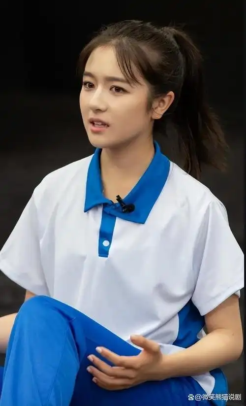 娱乐圈中美女如云,当她们穿上校服之后,也是风格各异,以下有27位女