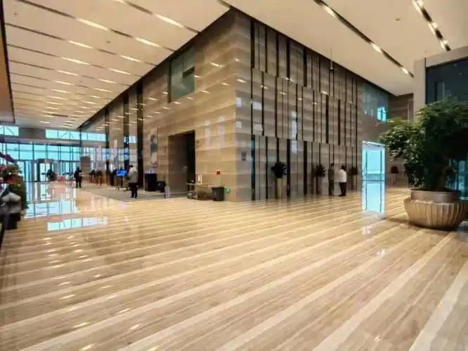 望京绿地中心,紧邻阿里巴巴总部,距离地铁15号线望京东站步行3分钟