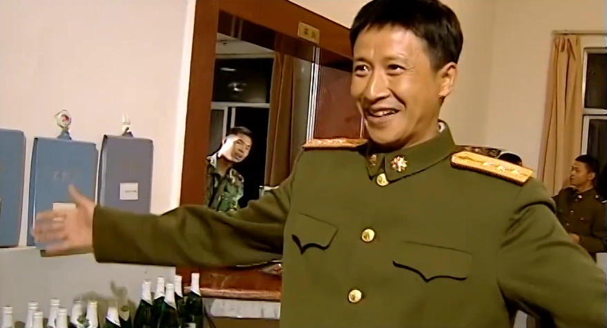 《士兵突击》:做不了三多,瞧不上成才,最后发现大家都是白铁军