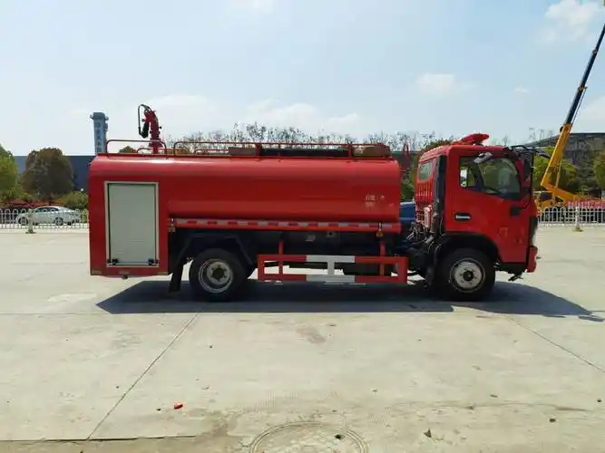 8吨单排座消防洒水车厂区自用洒水消防车