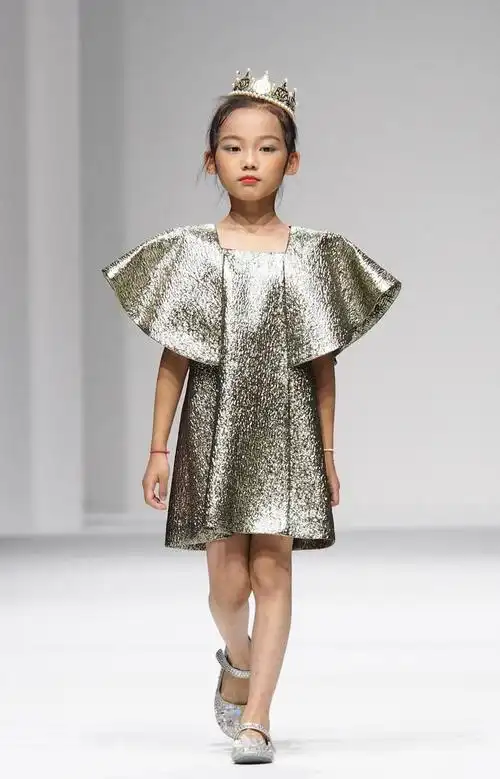 2021春夏上海时装周上演童装秀