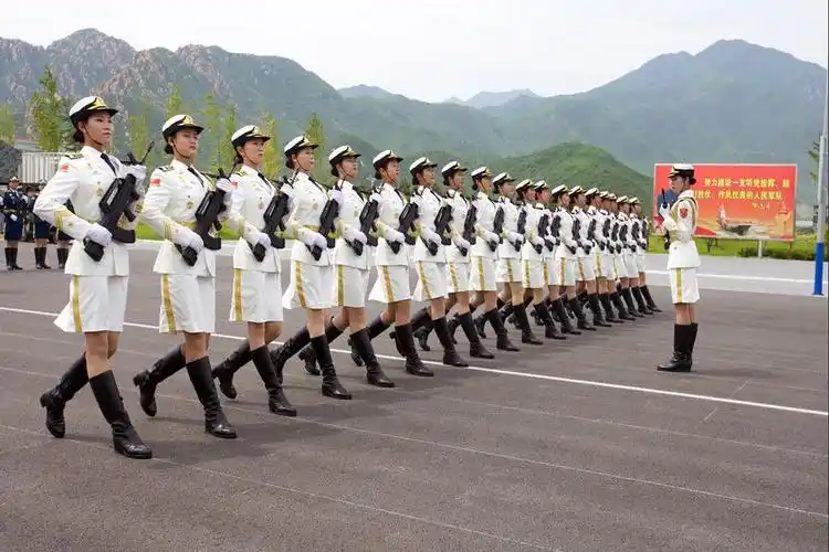 女兵造型回顾11