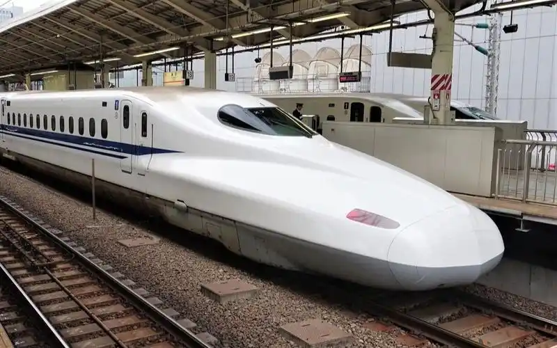 新干线n700a京都站正线发车,这加速看着真爽!