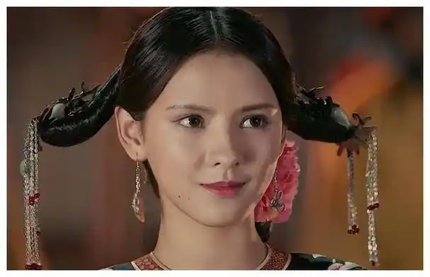 这次和龚俊合作的男演员,是常华森,他凭借《一念关山》大火,颇受观众