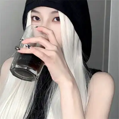 小众清冷女头像高清冷艳真人 高级感十足的纯欲女头冷色系_女生头像