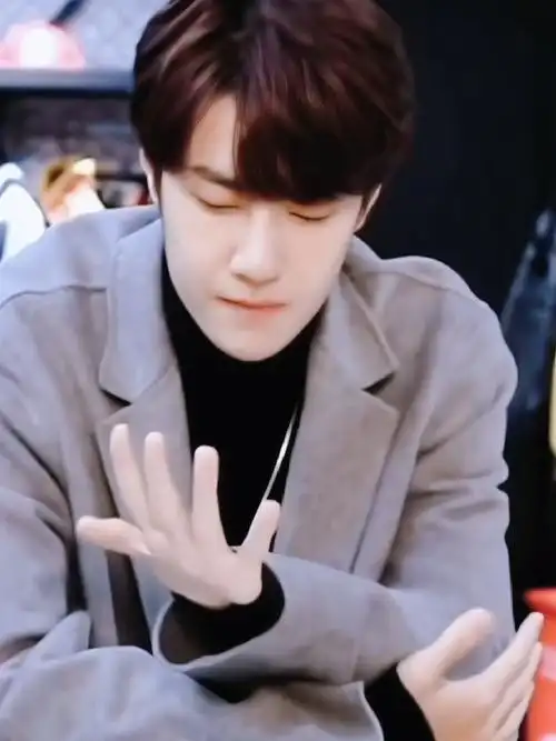 这手我看了也想咬一口#向全世界安利王一博