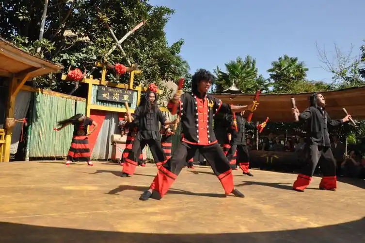 一个以黑为美的少数民族——佤族