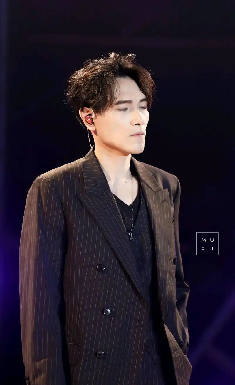 侵权吴青峰暗讽还性别攻击,杨宗纬要将不要脸进行到底?