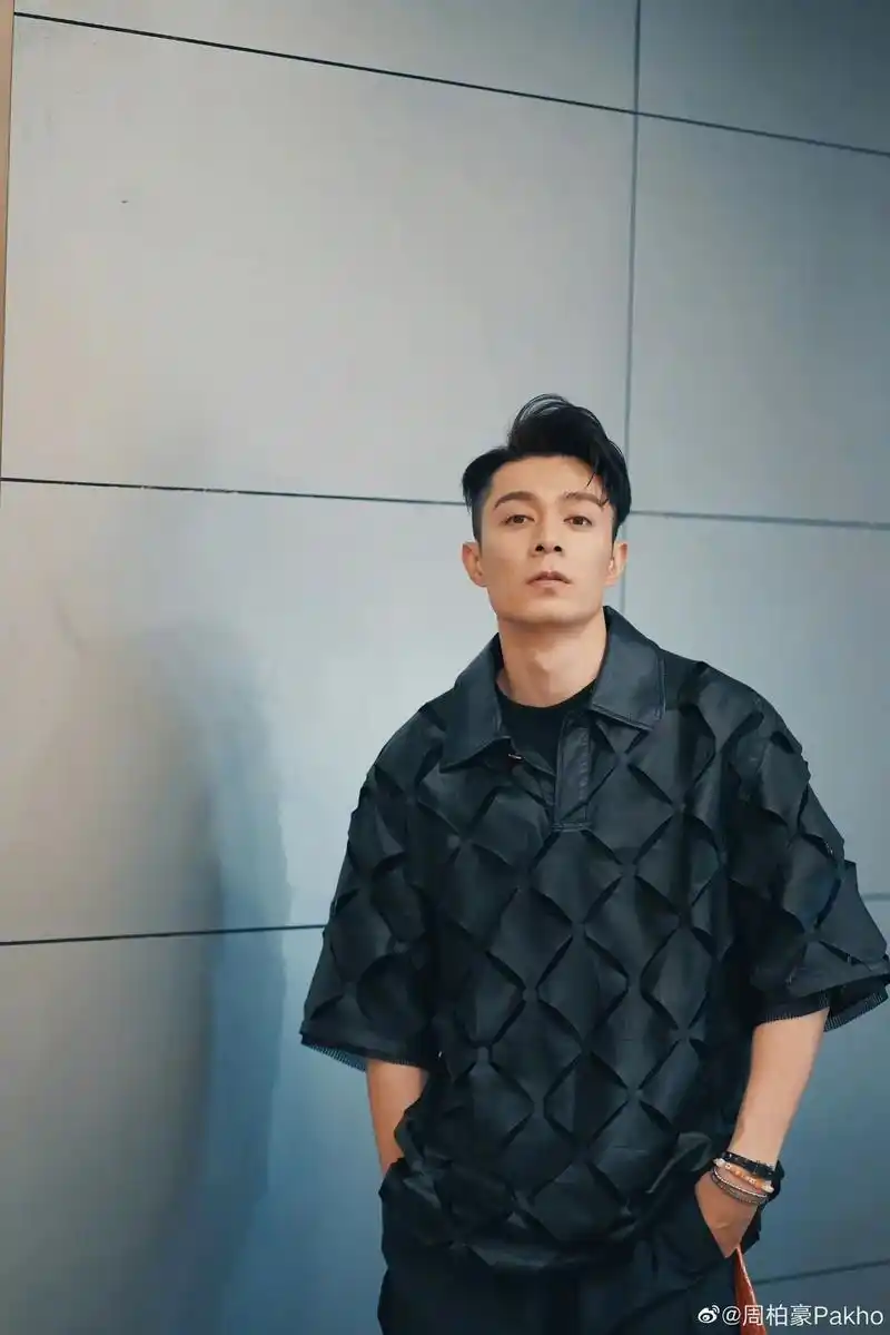 周柏豪佛山第一站演唱会定档.群满啦,加我v我拉你们进群. 各 - 抖音