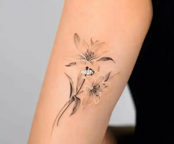 长沙纹身  #小清新纹身  #纹身也清新  ##纹身  #素花纹身  #女生
