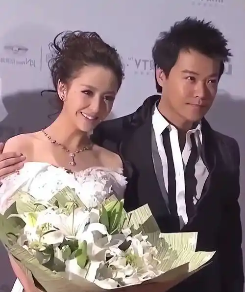 原创离婚四年后陈思诚佟丽娅合体发声给离婚夫妻上了重要一课王宝强说