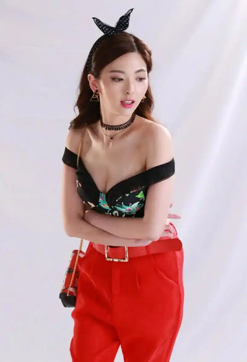 陈菲,原名陈一榕,代表作《冷风暴》