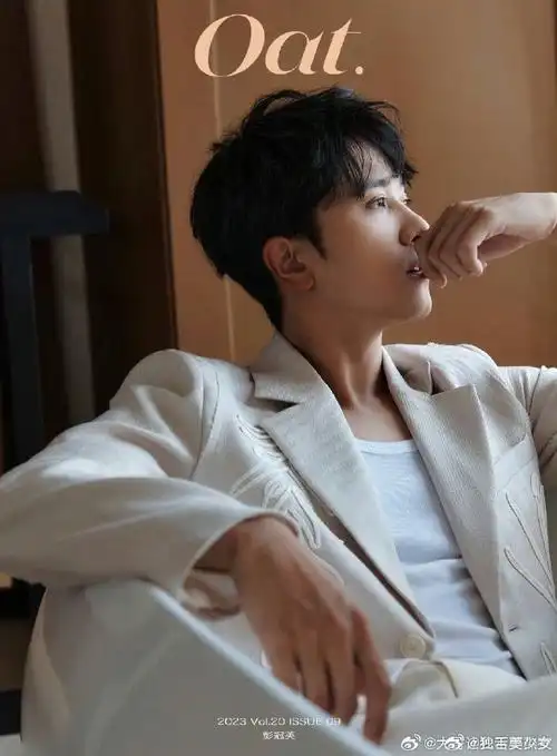 彭冠英女友视角大片#彭冠英这组照片好有改变氛围感!