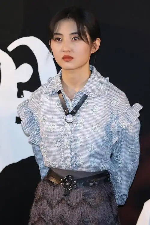 张子枫在《花漾女子杀人事件》中颠覆,背后是怎样的成长与突破?