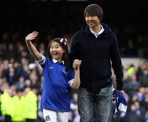 李铁被带走调查,妻子龙菲却火速与李铁划清界限,到底意欲何为?