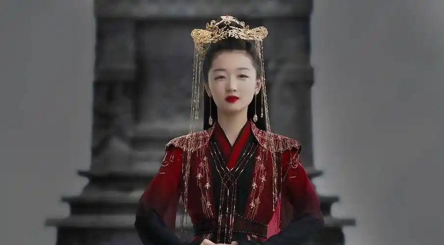 周冬雨第一部古装大女主剧《千古玦尘》自播出起,热度遥遥领先?
