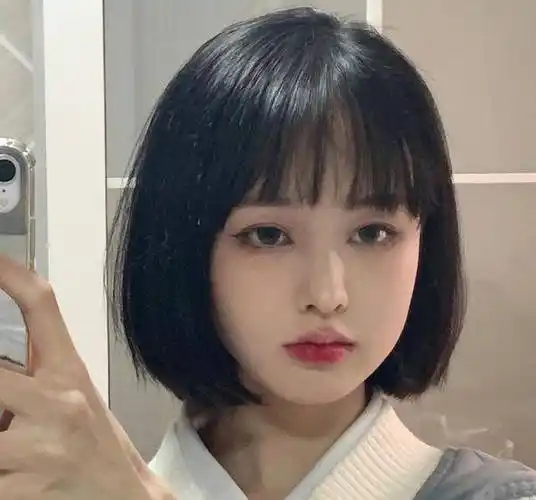 圆脸剪什么发型好看冬天圆脸适合什么发型