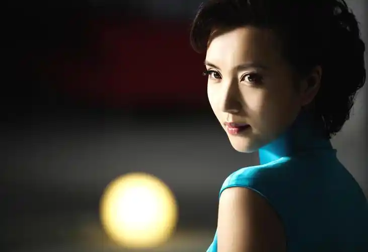 【1979】陈好,毕业于中央戏剧学院表演系,代表作《那山那人那狗》