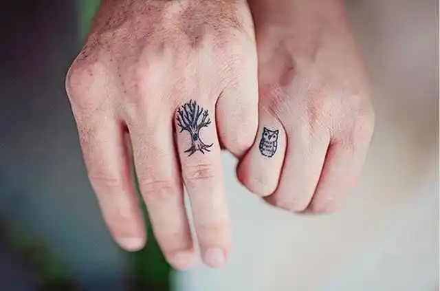 戒指纹身图案100种(22张比婚戒更具意义的极简创意手指纹身)(4)