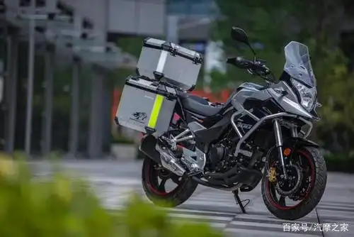 国产300级拉力车,与本田cbr300r同平台,售价19800元起