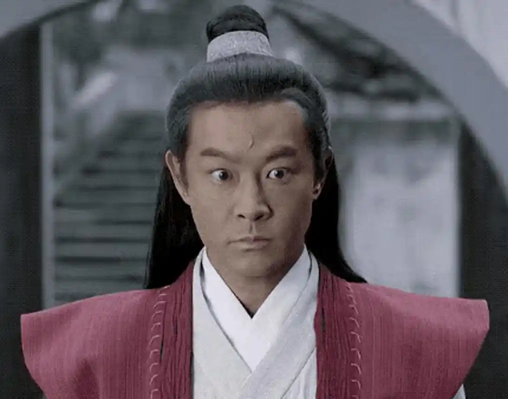 黄维德版本的包拯简直太失败了,把包拯演出了机器人的感觉