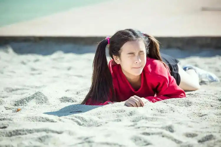 《同学两亿岁》超能爆笑上线 18岁李庚希初恋脸演绎暴走萝莉